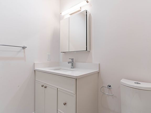 2nd image of 157 Everett St #303