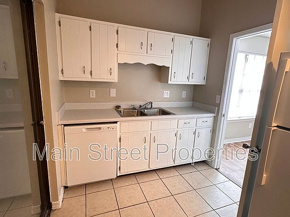 3rd image of 8386 Carl Dean St