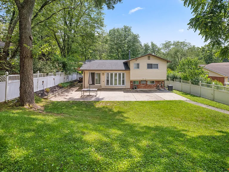 902 Leverton Rd — Photo 17