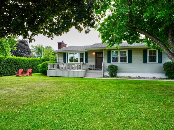 1 Saratoga Ct, Plattsburgh, NY 12901