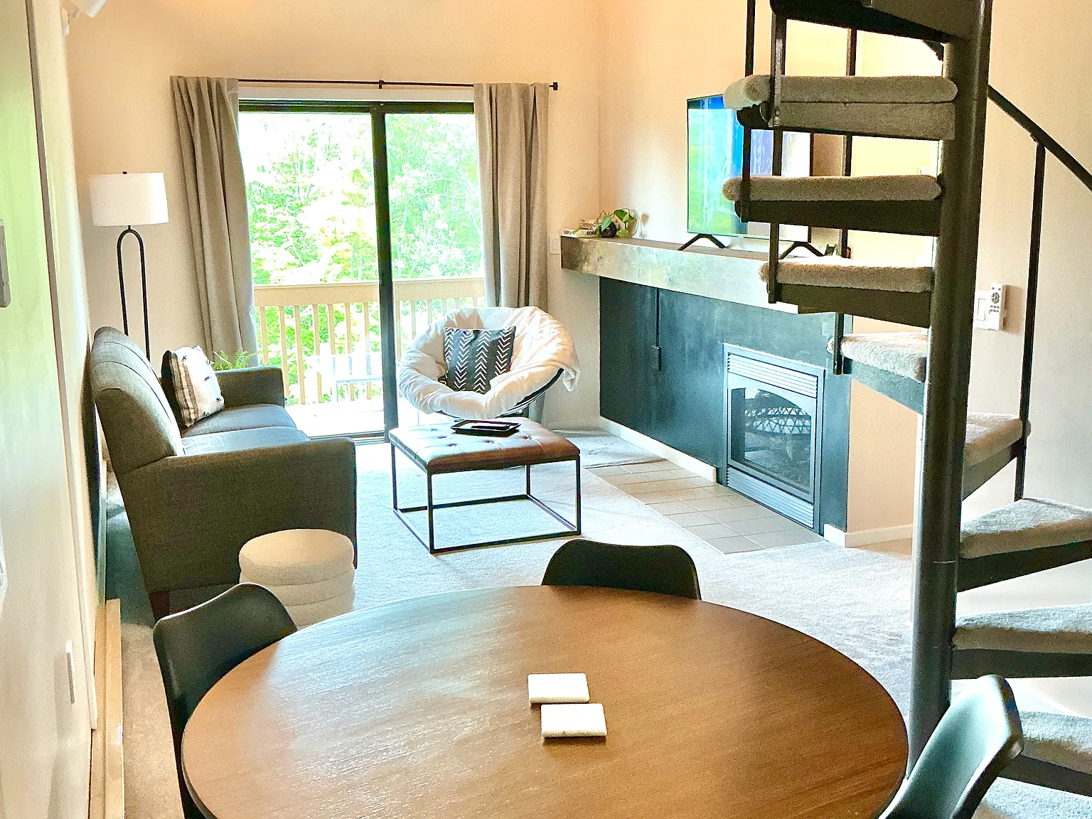 2 bed, 786 sqft, $2,200 — Photo 4