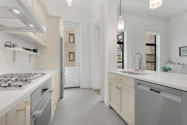 Sold by Douglas Elliman | media 4