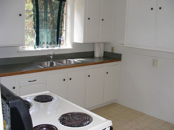 4th image of 312 Cardenas Dr NE