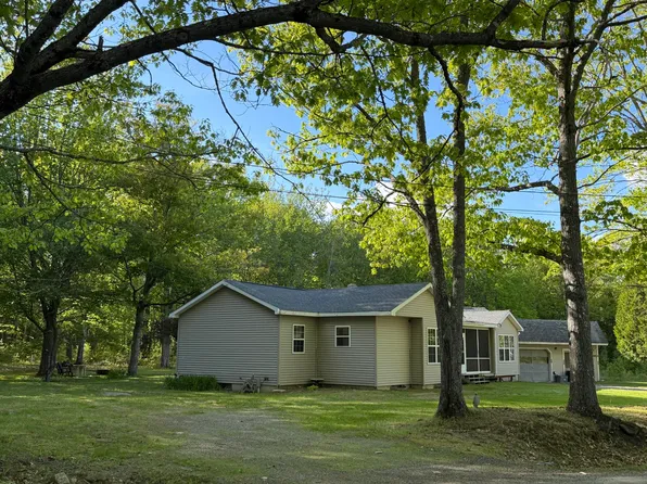 189 Phinney Farm Road, Lincoln, ME 04457