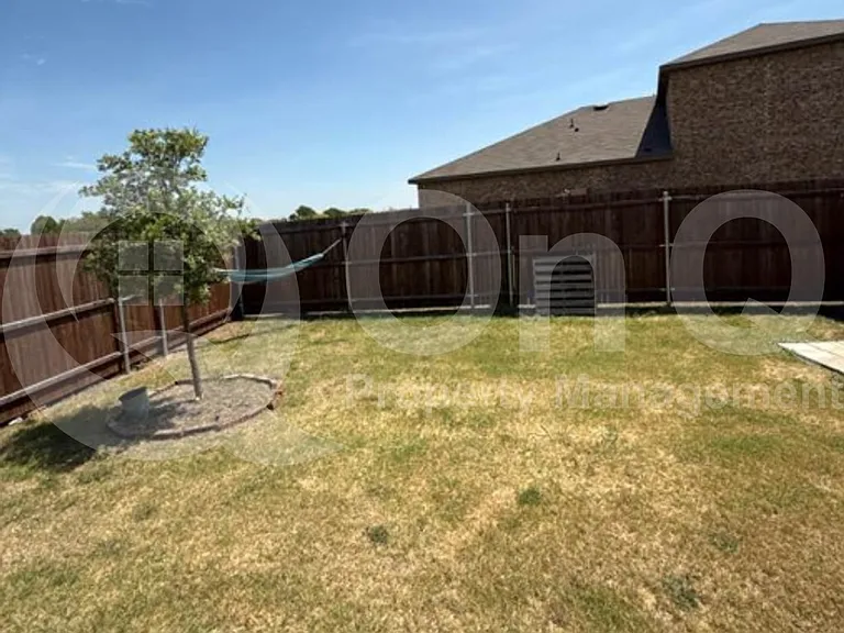 915 Presleigh Dr — Photo 20