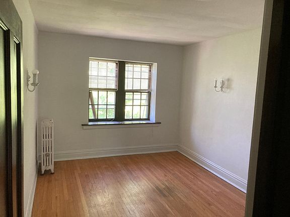 3rd image of 706 S Maple Ave #3S