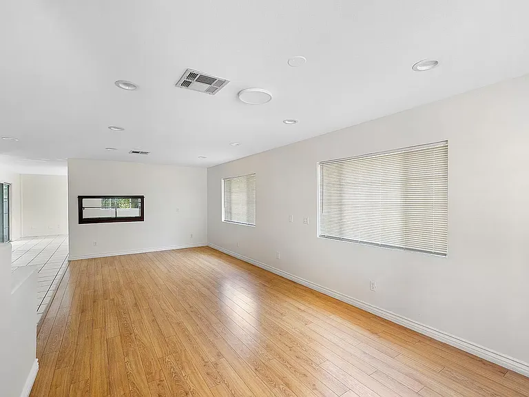 14012 Sayre St — Photo 10