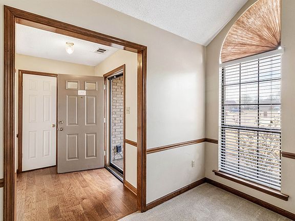 3rd image of 6885 Tiffany Oaks Cv