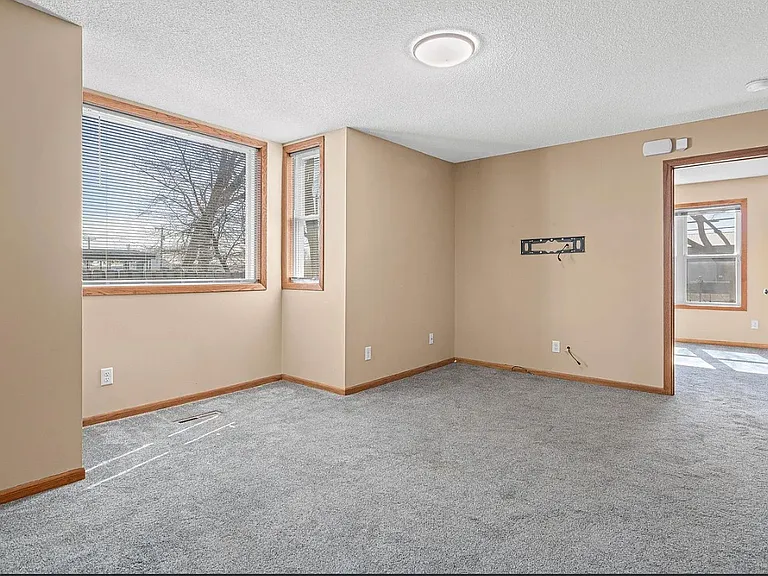 9 Acker St W #2 — Photo 6