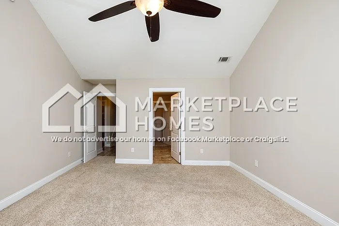 2467 Newbury Ave — Photo 18
