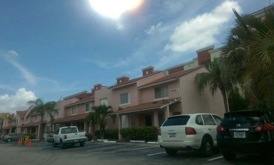 1st image of 8019 Lake Dr APT 203