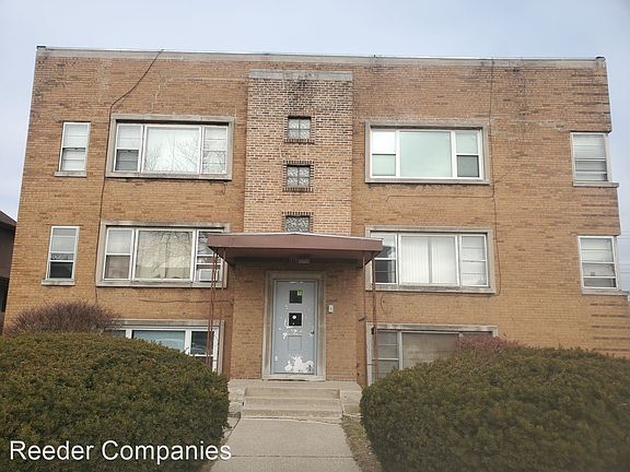 2nd image of 1102 Beacon St #1