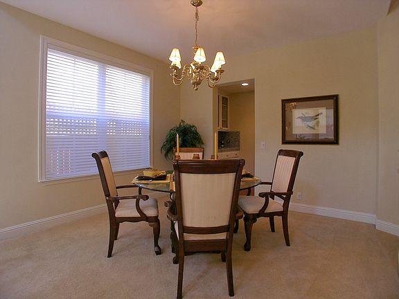 5th image of 707 Iris Gardens Ct