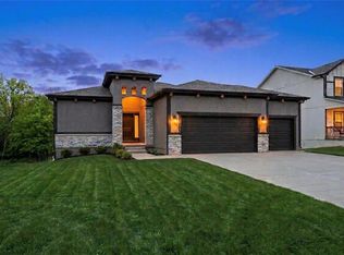 1024 Branchwood Ln, Raymore, MO 64083