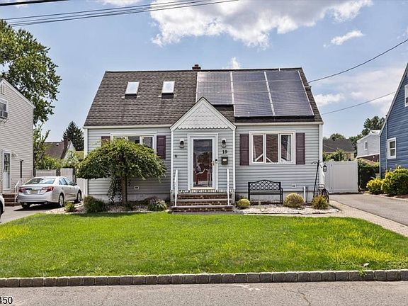 3rd image of 19 Overhill Rd