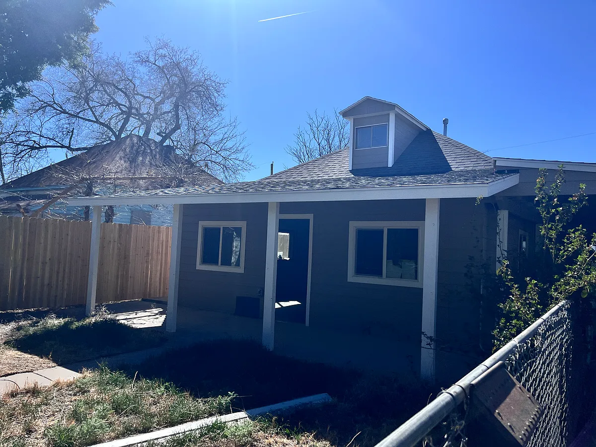 Building Photo - 409 Chuluota Ave