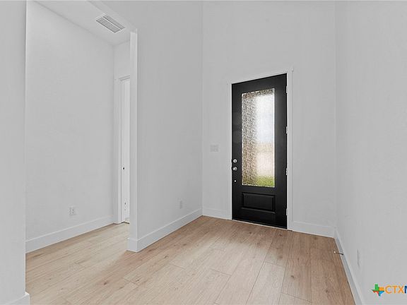 3rd image of 5504 Paschal Park