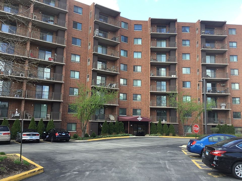 1st image of 1 Bloomingdale Pl APT 215