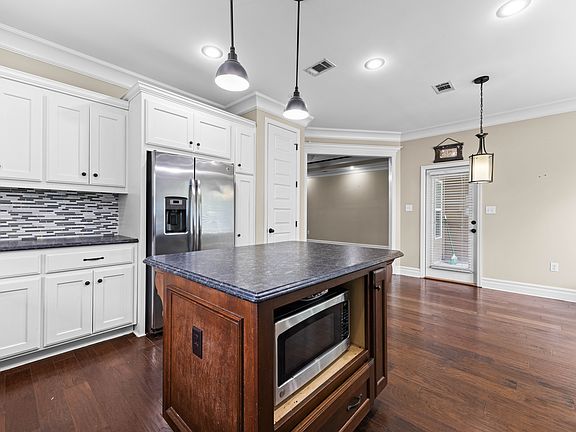 5th image of 4005 Brightwell Dr
