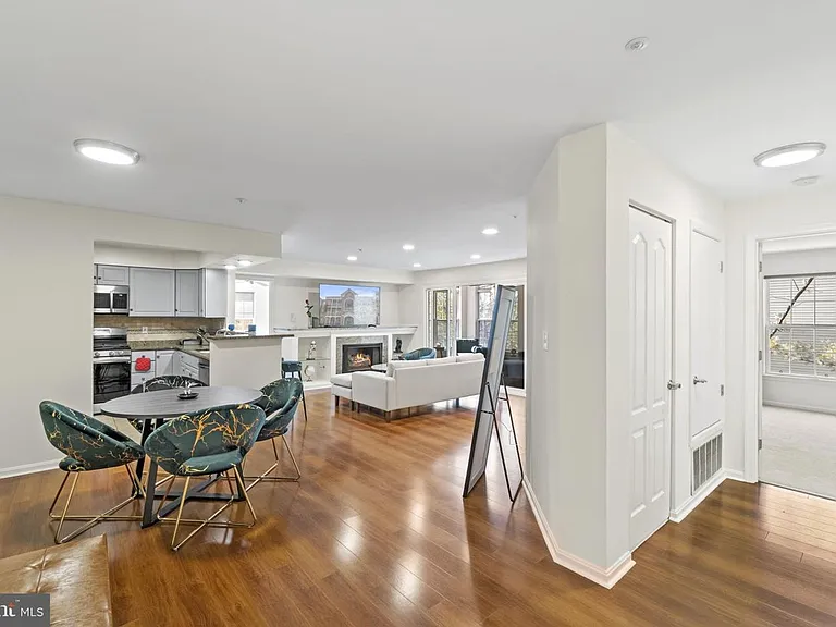 6601I Thackwell Way #I — Photo 3