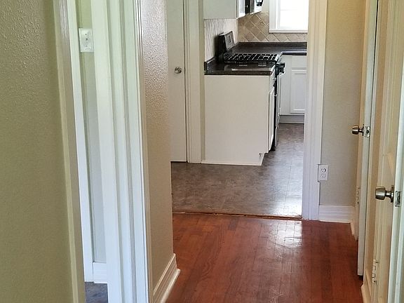 2nd image of 803 Lincoln Dr