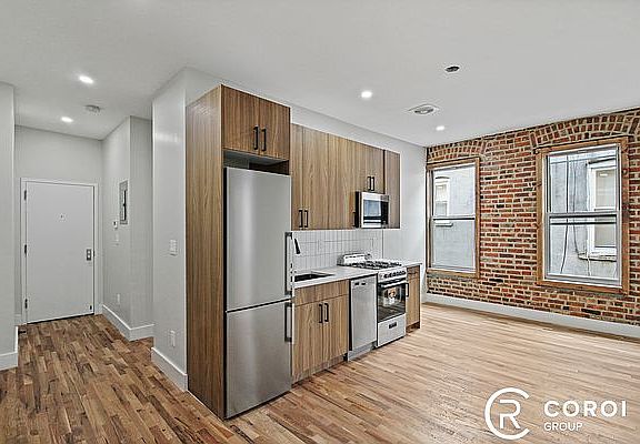 2nd image of 1661 Sterling Pl #2