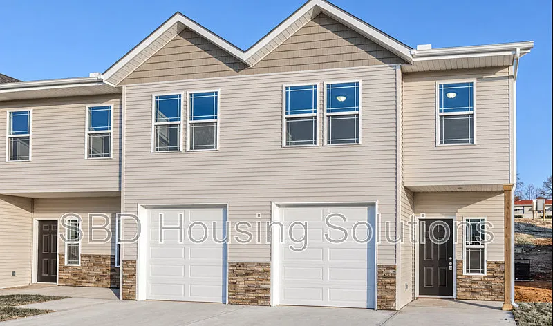 3 bed, 2.5 bath, 1200 sqft, $1,625 — Photo 1