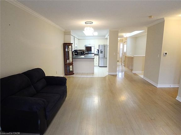 5th image of 810 Golf Links Rd #2