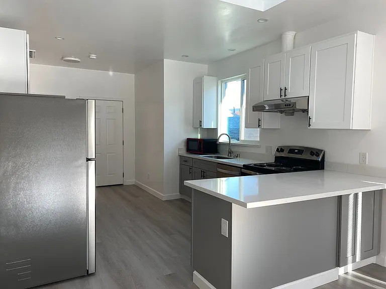 1711 Bridge Ave — Photo 7