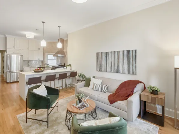 3053 N Seminary Ave APT 2, Chicago, IL 60657