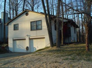 5637 Woodland Knoll Ln, Evansville, IN 47720