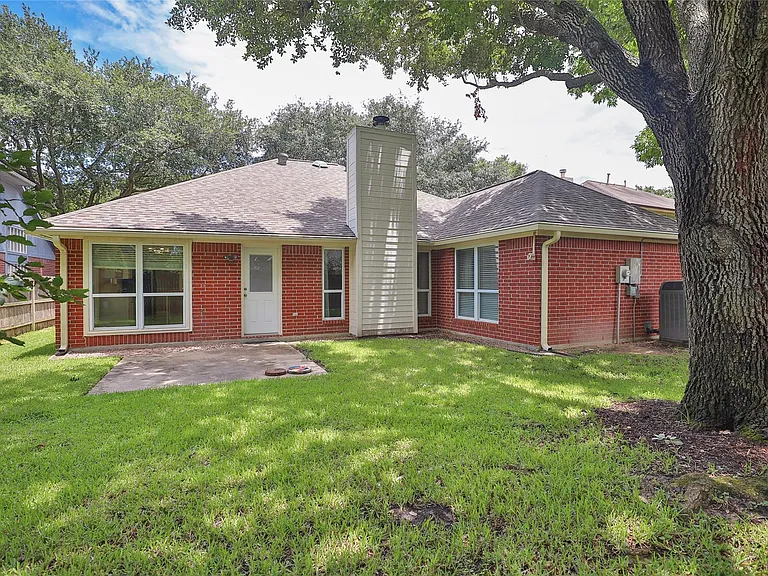22815 Red River Dr — Photo 27