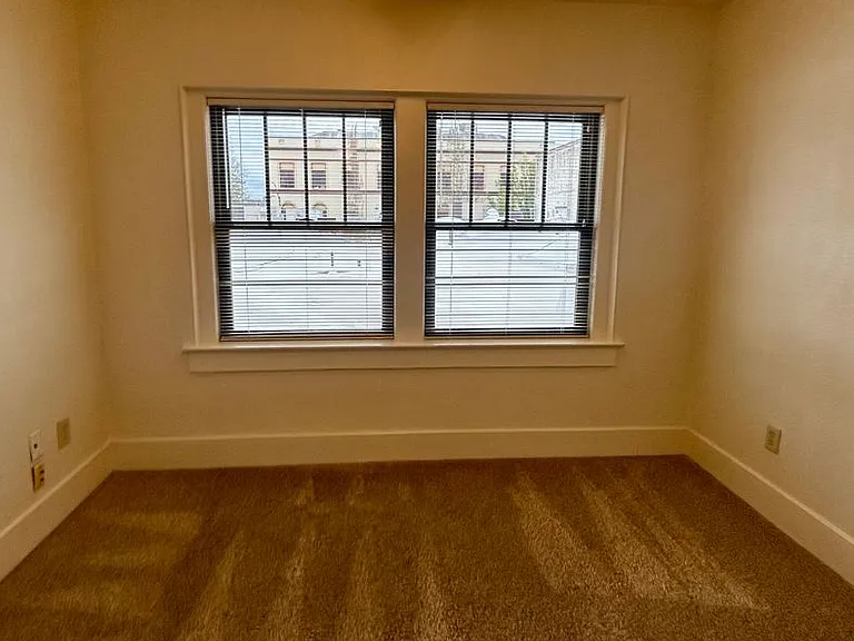 241 High St NE — Photo 12