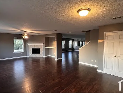 1676 Crown Point Dr — Photo 2