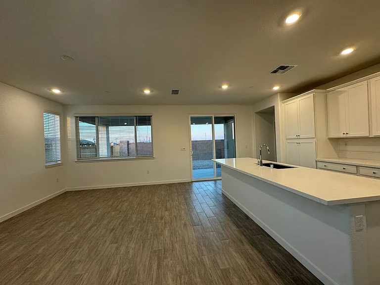 243 Dock Cir — Photo 11