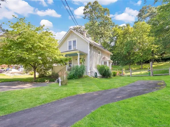 77 Greenwood Drive, Manchester, CT 06040