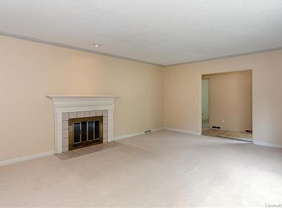 5th image of 220 Midland Dr