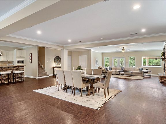 5th image of 2915 Kings Forest Dr