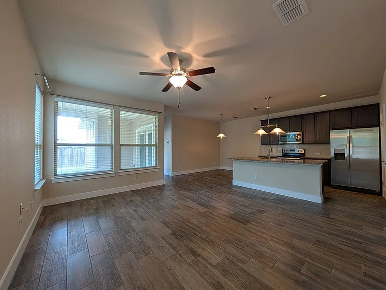 711 Gristmill Dr — Photo 4