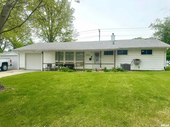 2424 Ken Mar Ter, Quincy, IL 62301