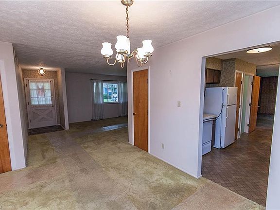 5th image of 707 Ivan Dr