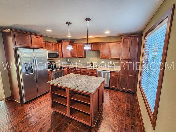 3rd image of 2319 NW Ashland Pkwy