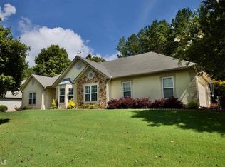 400 Crescent Dr, Newnan, GA 30265