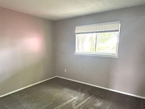 4th image of 4210 Hazel Ave