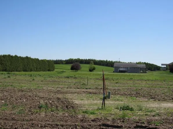 Valley Dr Lot 10, Monticello, IA 52310