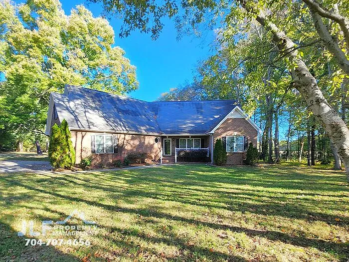 4512 Wrangler Dr SW