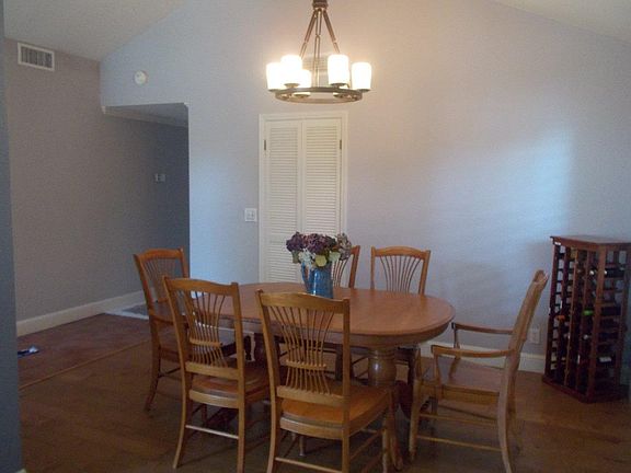 2nd image of 4041 Ashbrook Cir