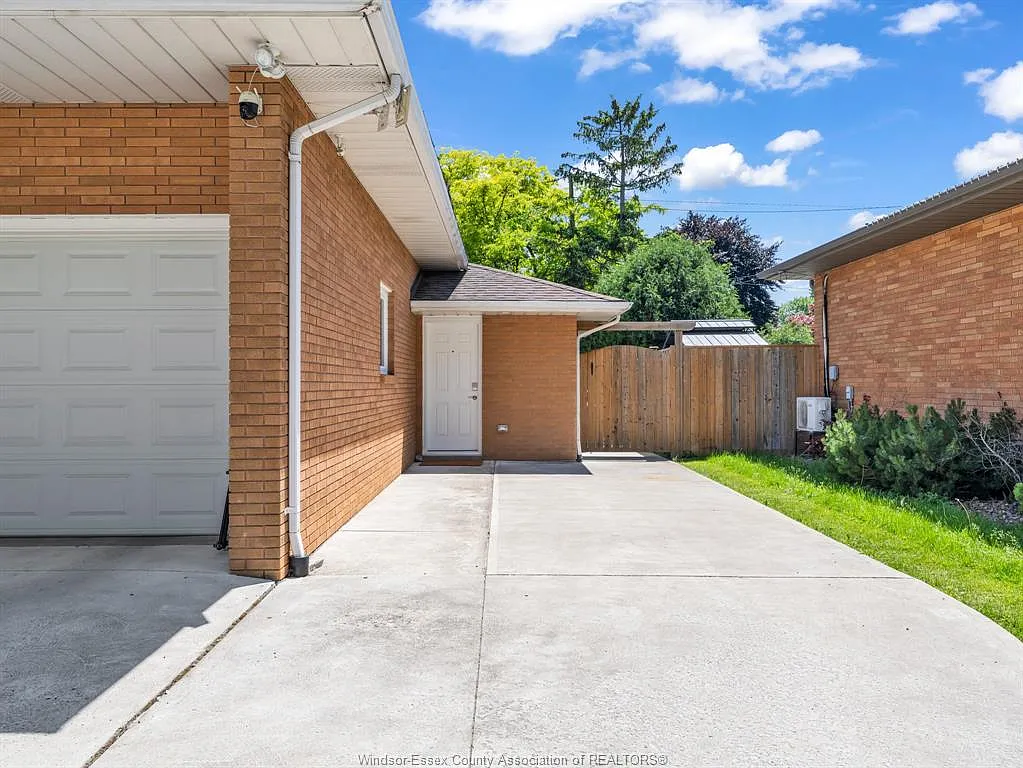 1 bed, $1,995 — Photo 1