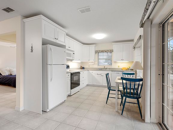 5th image of 5172 Medoras Ave