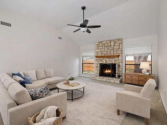 2nd image of 8302 Mendota Cv